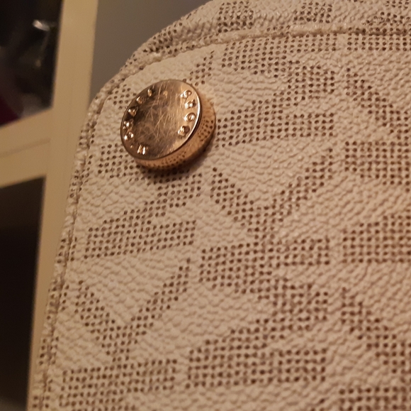 Authentic Michael kors Large Morgan Vanilla white & Brown leather trim.  Tote - Picture 7 of 8